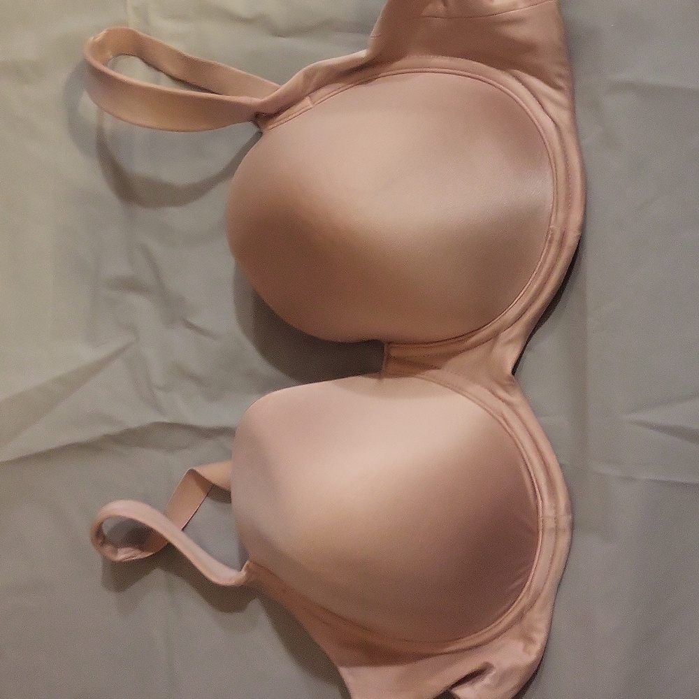 38 DDD Soma Stunning Support Smooth Full Coverage bra New Without Tags